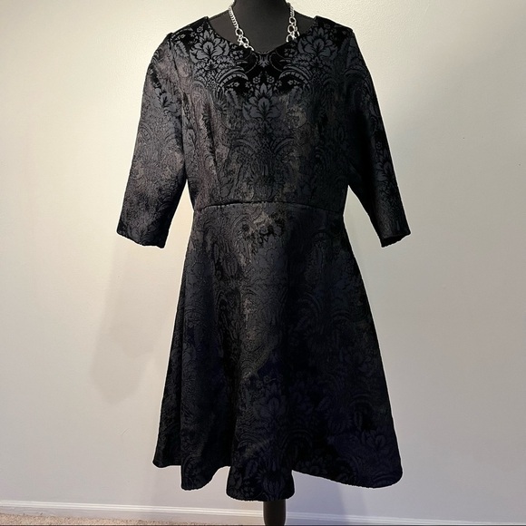Barbara Bates vintage black women’s designer luxury embossed velour dress Size10 - Picture 2 of 9